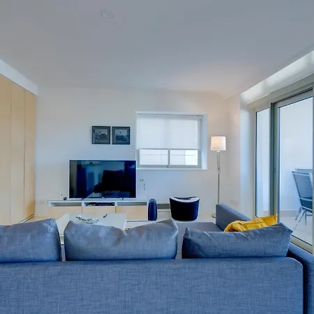 Modern-luxury In Tigne Point W/ Pool, Location Appartement Sliema